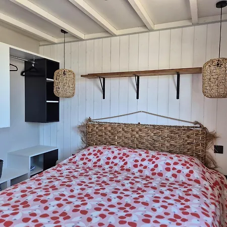 4-guest Coastal With Pool