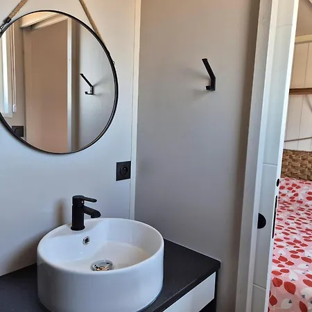 4-guest Coastal With Pool Vakantiehuis Saint-Pair-sur-Mer