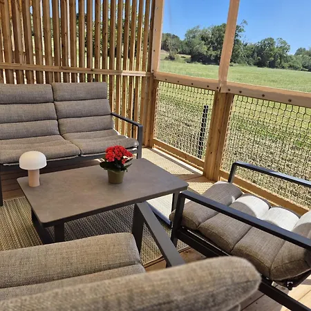 4-guest Coastal With Pool
